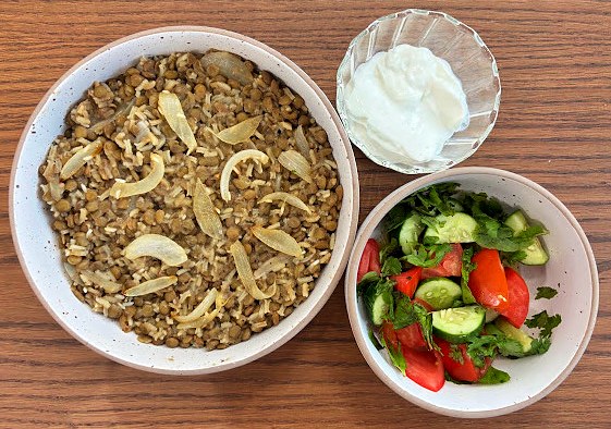 Cypriot Lentils & Rice (Moutzentra)